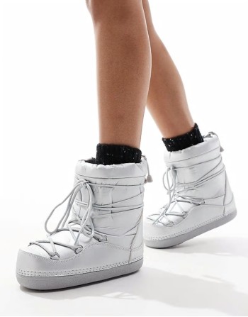 snow boots in silver